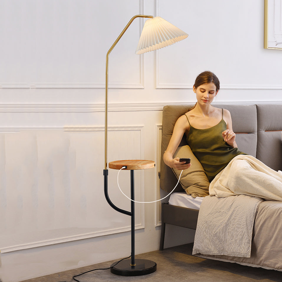 ChargeBeam Floor Lamp